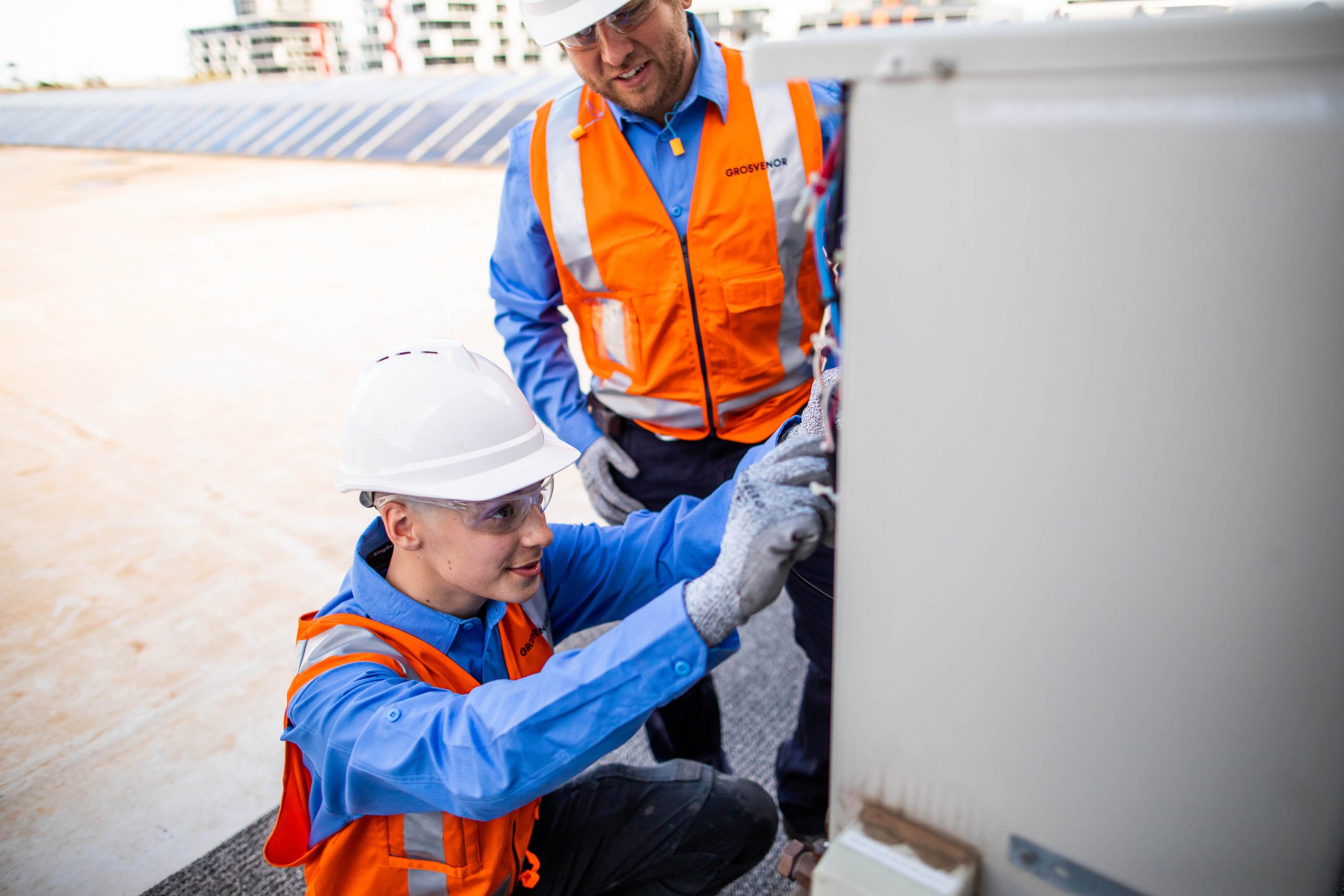 technician is checking on r32 refrigerant